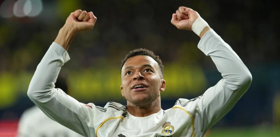 Real Madrid toma la cima de La Liga con victoria ante Villarreal