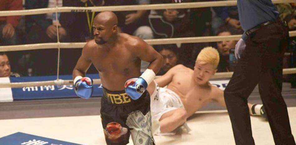 Floyd Mayweather anuncia su regreso a las peleas profesionales