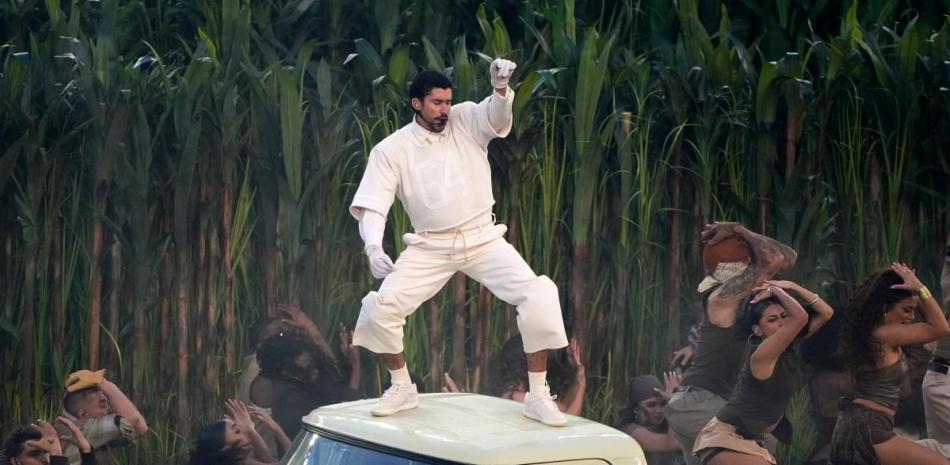 Bad Bunny monta la fiesta latina en el Super Bowl