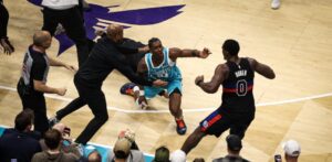 La NBA suspende a cuatro jugadores por pelea entre Pistons y Hornets