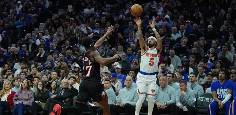 Knicks aplastan a Sixers en la noche de los ocho triples de José Alvarado