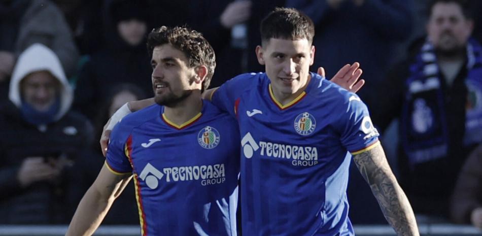Con goles de Arambarri y Satriano, Getafe despega a costa del Villarreal