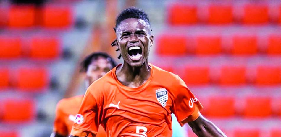 El Cibao FC versus Moca en el gran clásico