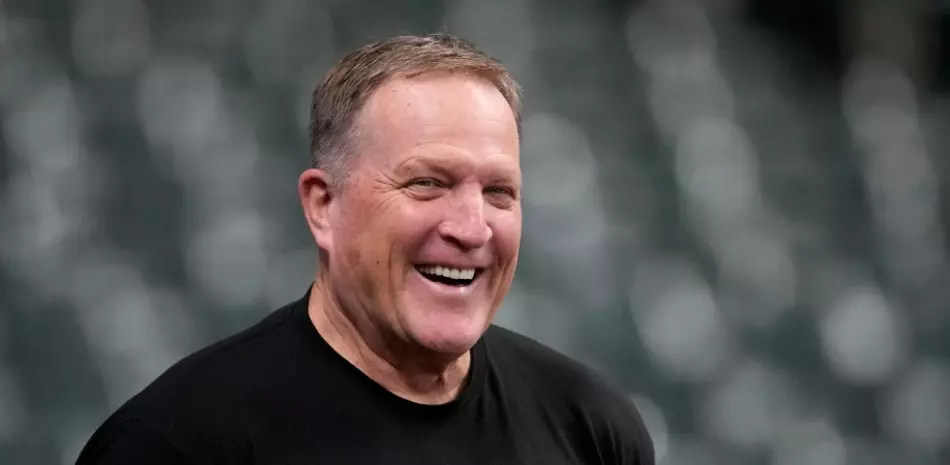 Mánager Pat Murphy acuerda extensión tras 2 títulos divisionales seguidos