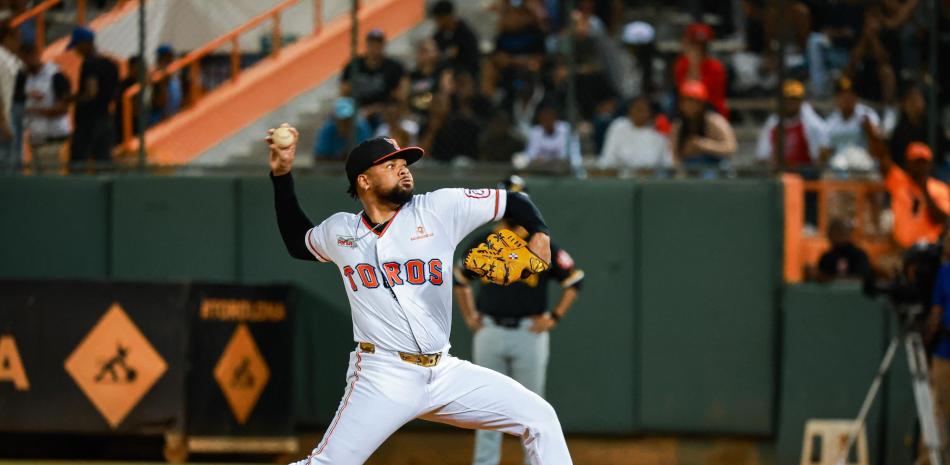 Hiraldo, Castro, Moreno, Adames, Peña y Fernández permanecen con los Toros