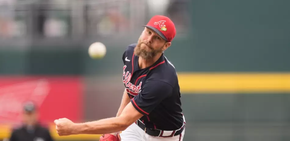 Chris Sale y los Bravos de Atlanta acuerdan contrato por 27 millones para 2027