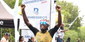 Wilmar Paredes se acerca al título de la Vuelta Ciclística Independencia; Ronald Geran gana quinta etapa