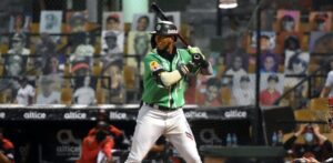 Estrellas Orientales y el inicialista Lewin Díaz renuevan contrato