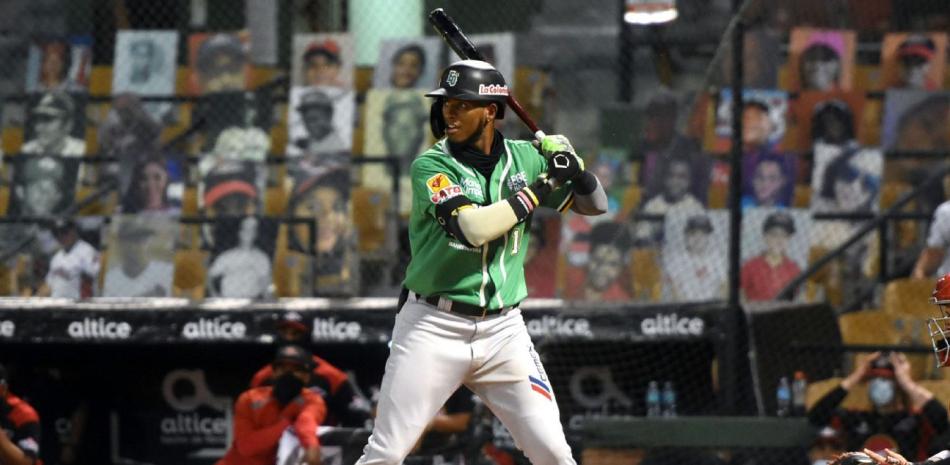 Estrellas Orientales y el inicialista Lewin Díaz renuevan contrato