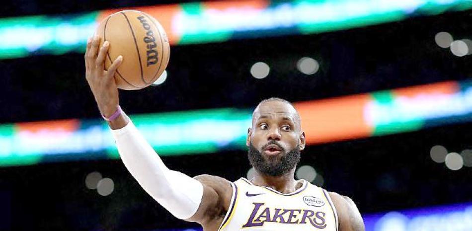 LeBron James rompe el récord de más partidos jugados en la NBA