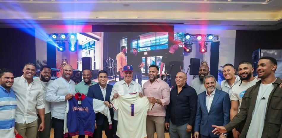 Comisionado Rob Manfred resalta el apoyo dado por Luis Abinader