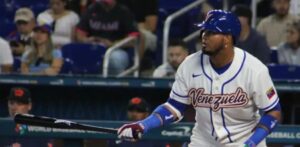 Luis Arráez hace historia con Venezuela en el Clásico Mundial