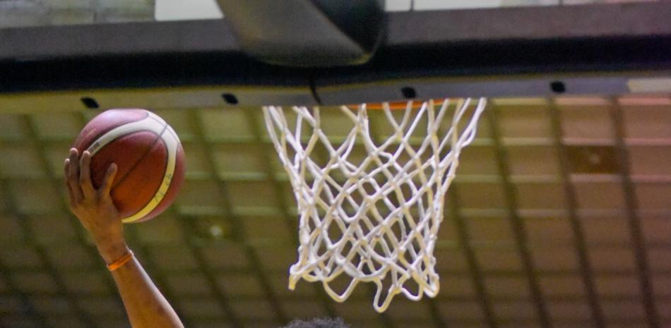 Pimentel y Suero conducen a Pueblo Nuevo a primera victoria en la final de Santiago