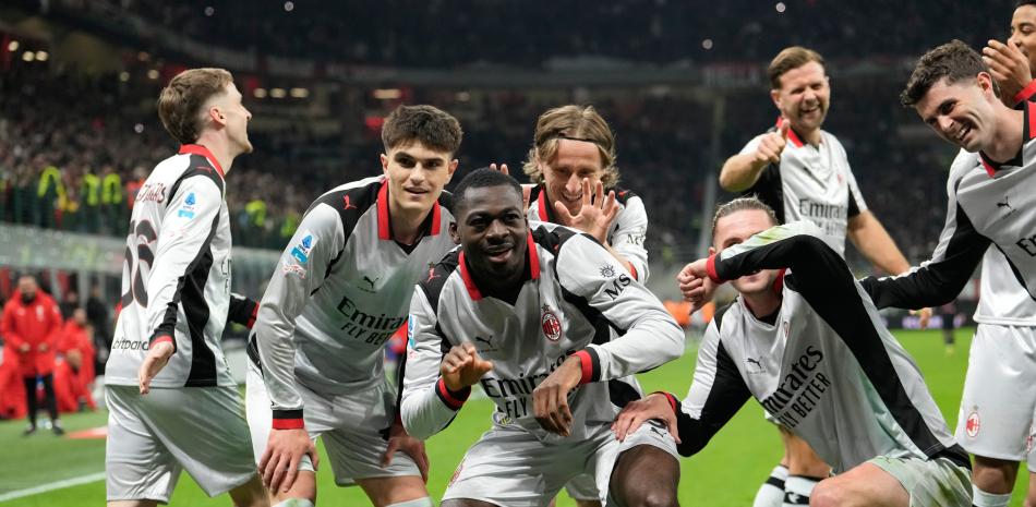 El Milán convierte abucheos en aplausos y recorta a 6 puntos la ventaja del Inter en la Serie A