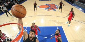 Dominicano Karl-Anthony Towns anota doble-doble en triunfo de Knicks sobre Pelicans