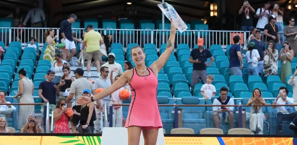 Aryna Sabalenka vence a Coco Gauff en la final del Abierto de Miami
