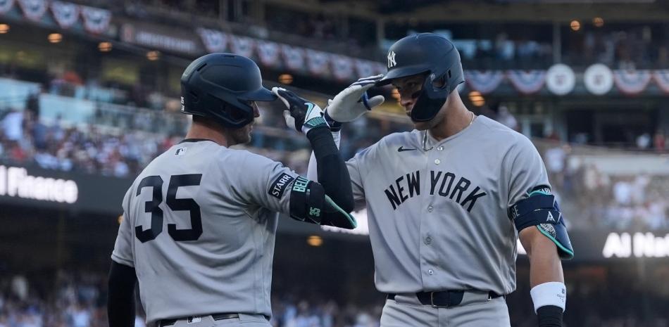 Aaron Judge vuelve a jonronear y los Yankees barren a los Gigantes