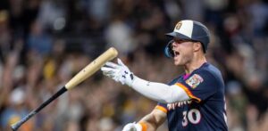 Jonrón de 3 carreras de Sheets en la novena guía Padres