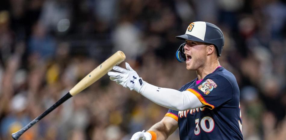 Jonrón de 3 carreras de Sheets en la novena guía Padres