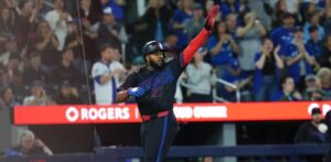 Valenzuela jonronea, Guerrero Jr. da tres hits y Toronto derrota a Minnesota