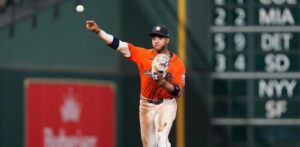 Jeremy Peña muestra problemas en la rodilla derecha