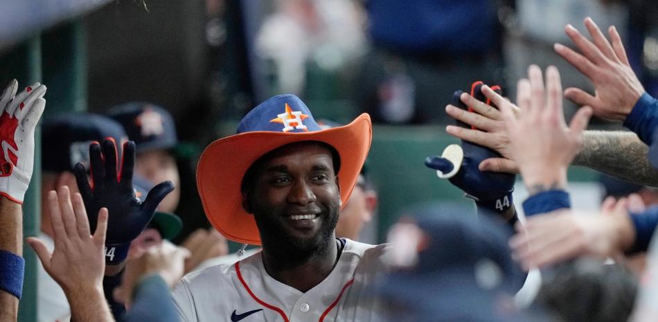 Yordan Álvarez conecta un jonrón y Spencer Arrighetti poncha