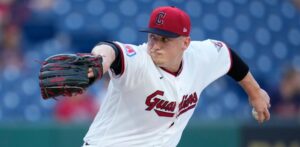 Parker Messick coquetea con no-hitter, Leody Taveras se lo rompe, José Ramírez pega jonrón