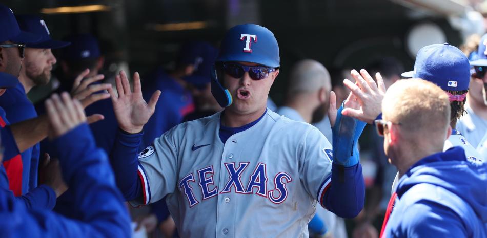 Rangers remontan con 4 carreras en la novena entrada y vencen