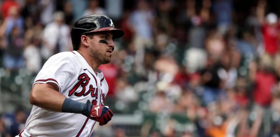 Austin Riley conecta 2 jonrones y Bravos apalean 9-0