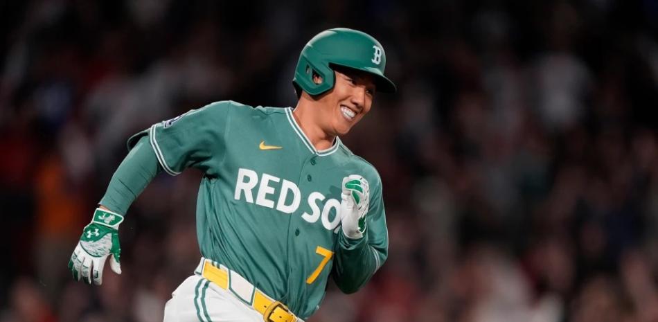 Emergente Yoshida impulsa la carrera en la 10ma y Medias Rojas superan 1-0