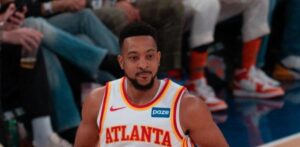 CJ McCollum encabeza la remontada de los Hawks sobre los Knicks