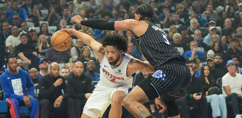 Pistones remontan desventaja de 24 puntos para vencer Magic y forzar un 7mo. juego