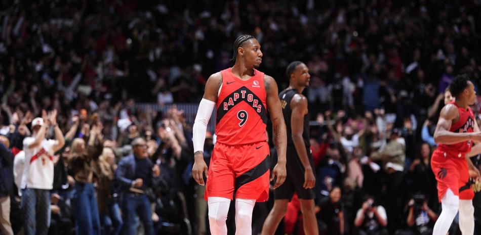 Triple de Barrett da triunfo a Toronto sobre Cleveland; la serie se empata a 3
