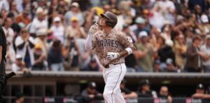 Machado y Andújar jonronean en triunfo de Padres 4-3 sobre Medias Blancas