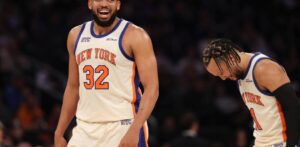 Brunson anota 35, Towns 17 y Knicks dan paliza a Sixers en inicio de segunda ronda