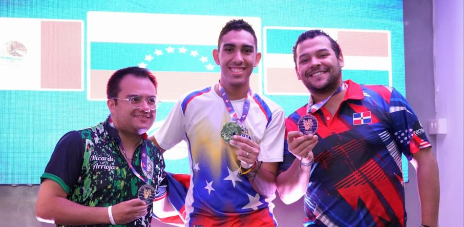 Gregory Morín Jr. gana bronce en el Campeonato Centroamericano de Boliche