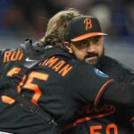 Rutschman, como emergente, decide victoria de los Orioles con sencillo en el noveno