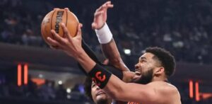 Karl Towns realiza un doble-doble y los Knicks superan