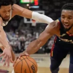 Mitchell iguala récord de playoffs con 39 puntos en una mitad y Cavs vencen