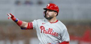 Schwarber pega HR por quinto juego consecutivo, Mattingly consigue su victoria número 900