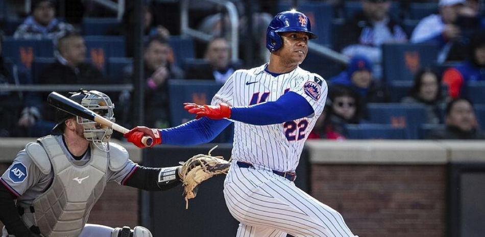 Soto batea de 5-2 y los Mets apabullan 10-2