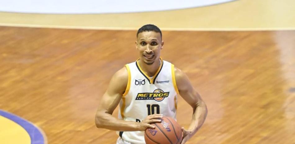 Metros de Santiago, encabezados por De León, se vengan de los Cañeros en la LNB