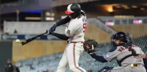 Josh Bell, con 2 jonrones y 4 impulsadas, conduce a Mellizos a vencer