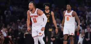 Brunson y Knicks superan déficit de 22 en el cuarto, ganan primero en la serie ante Cavs