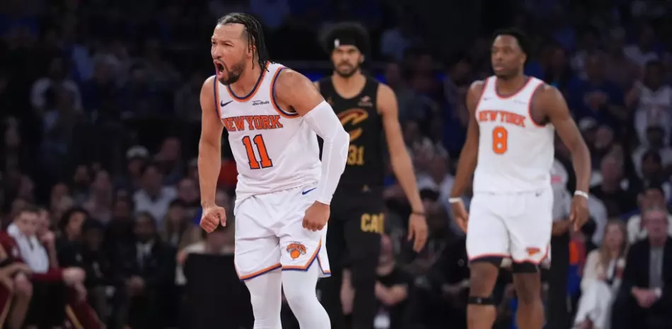 Brunson y Knicks superan déficit de 22 en el cuarto, ganan primero en la serie ante Cavs