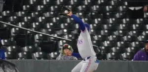 Rocker, Nimmo y Durán conducen a los Rangers a superar