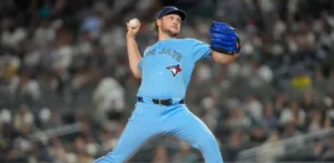 Yesavage supera a Schlittler en duelo y los Azulejos vencen 2-1 a Yankees