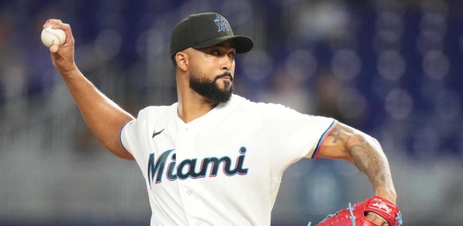 Harris y Yastrzemski jonronean para que los Bravos derroten Alcántara