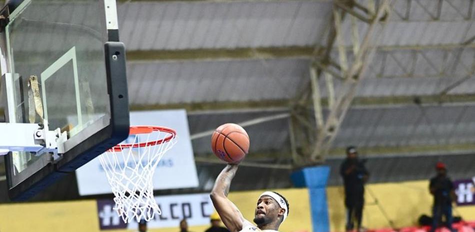 Blue y Vargas conducen a los Héroes a derrotar a los Reales en la LNB