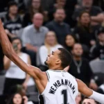 Wembanyama anota 33, Spurs aplastan al Thunder para igualar la final del Oeste en NBA